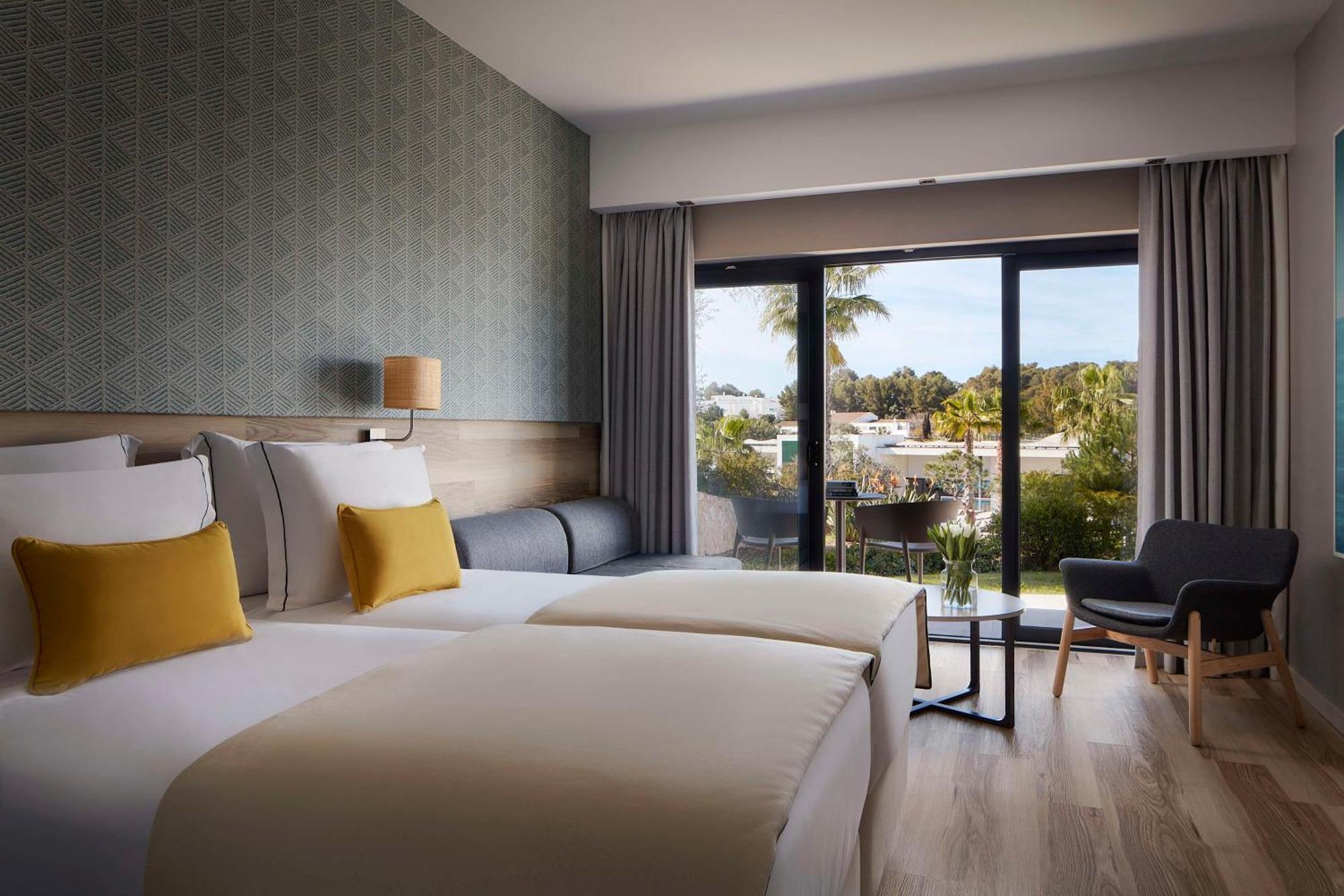Hotel Tivoli Alvor Algarve Zewnętrze zdjęcie A room at the hotel